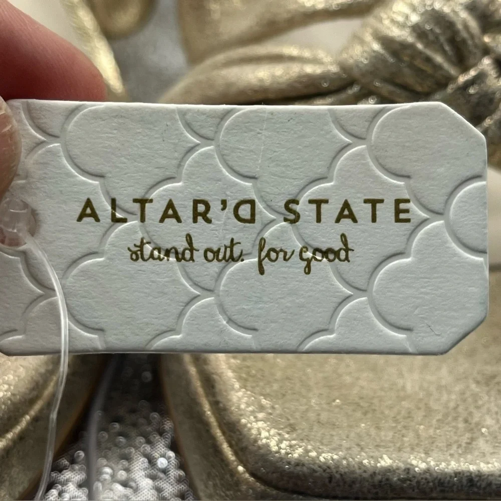 NWT Altar'd State Zoey Gold Strappy Chunky Block Heels Sz 10